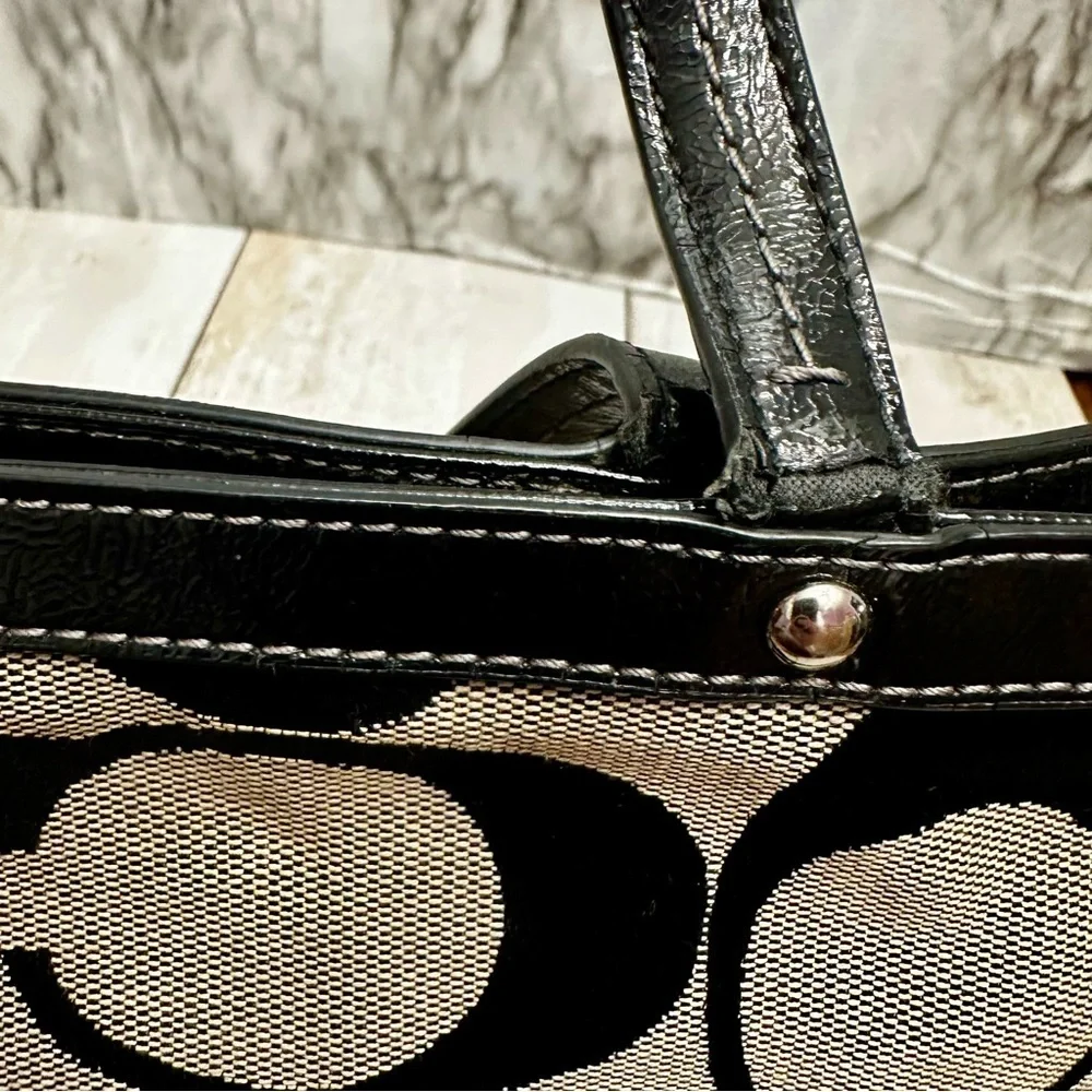 Coach Black and Cream Signature Tote Patent Leather Handles Trim Y2K  Classic - Picture 8 of 16